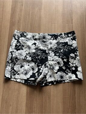 Talbots FLORAL Print Black & White Women’s Shorts